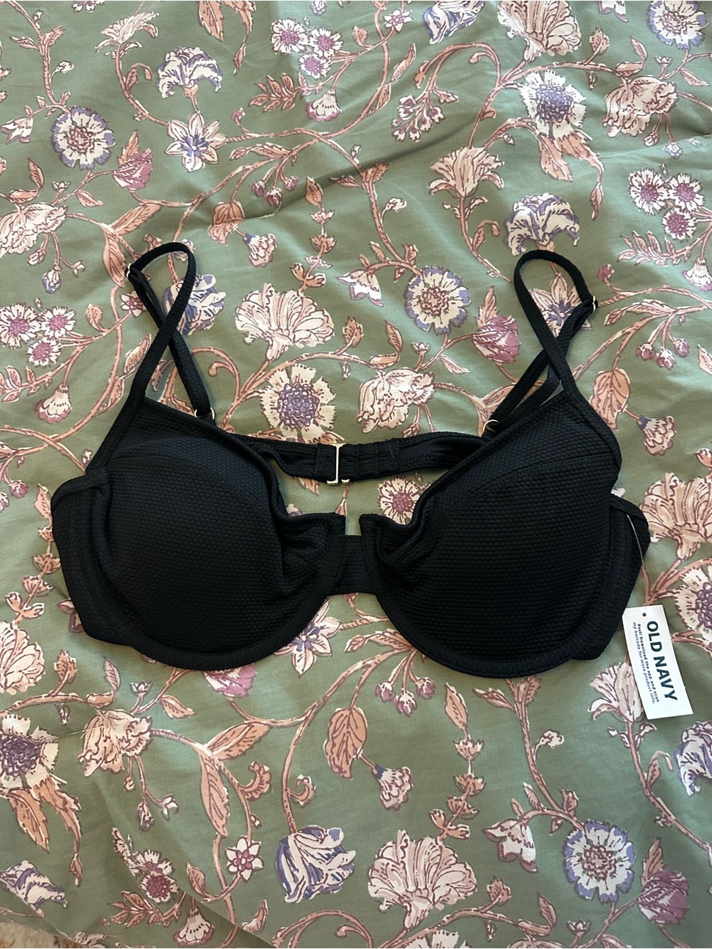 Old Navy Black Underwire Bathing suit TOP   - Women's SWIM